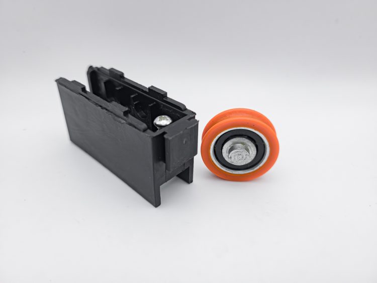 Rodamiento con carcasa de nylon para puertas y ventanas correderas. Serie P70/92 para aplicaciones residenciales y comerciales. RAN. (8 UNIDADES)