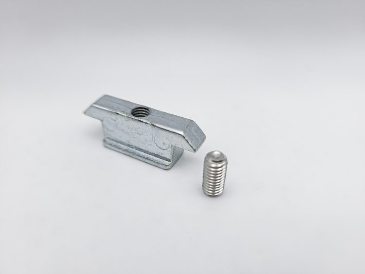 Contracierre para cierre embutido de acción vertical, para puertas y ventanas correderas de aluminio. Compatible con varias series. Triana S-300-600-CLL. RAN (6 UNIDADES)