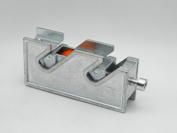 Rodamiento regulable con carcasa de zamak para puertas y ventanas correderas. RAN Serie Giralda regulable zamak (4 UNIDADES)