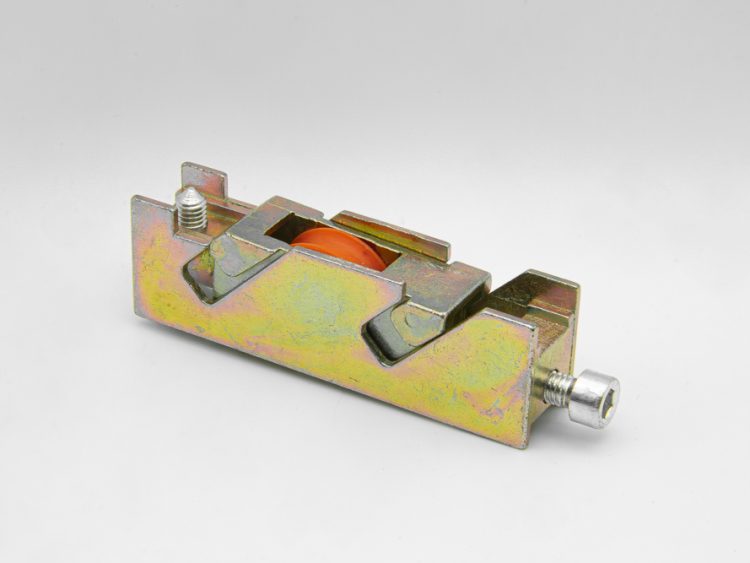 Rodamiento regulable con carcasa de zamak para puertas y ventanas correderas. RAN Serie P 60 - 65 regulable Zamak (4 UNIDADES)