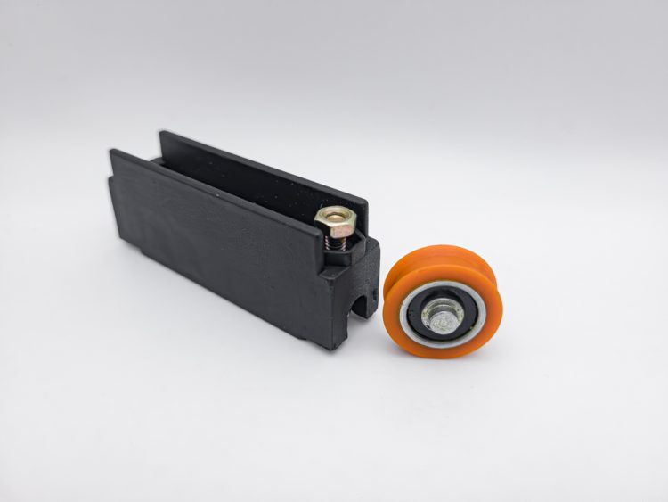 Rodamiento con carcasa de nylon para puertas y ventanas correderas. RAN Serie Aluprón 21 / 640 nylon (8 UNIDADES)