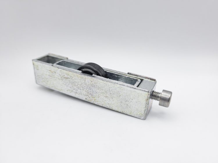 Rodamiento regulable con carcasa de zamak para puertas y ventanas correderas. RAN Serie Triana regulable zamak (4 UNIDADES)