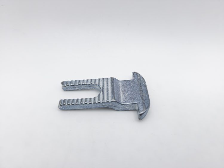 Gatillo Abierto Desplazado para Cierre Embutido de Acción Vertical en Puertas y Ventanas Correderas de Aluminio. RAN. Gatillo abierto 33 mm (6 UNIDADES)