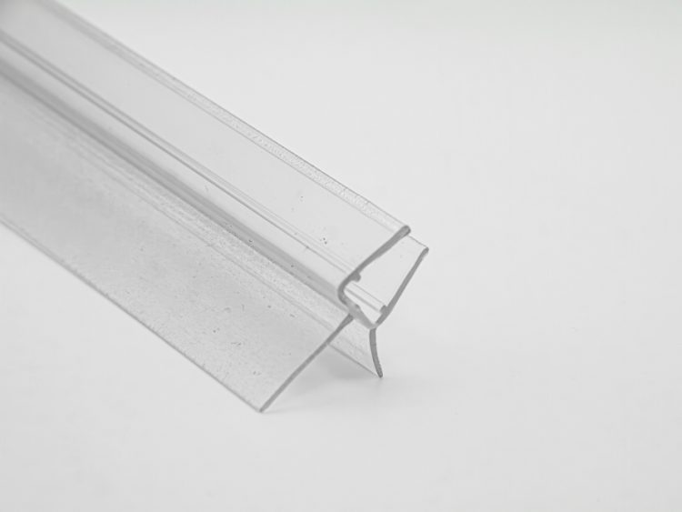 Vierteaguas para mamparas de vidrio con pestaña/ala de 18 mm. Caja de 6/8 mm (2 m). RAN