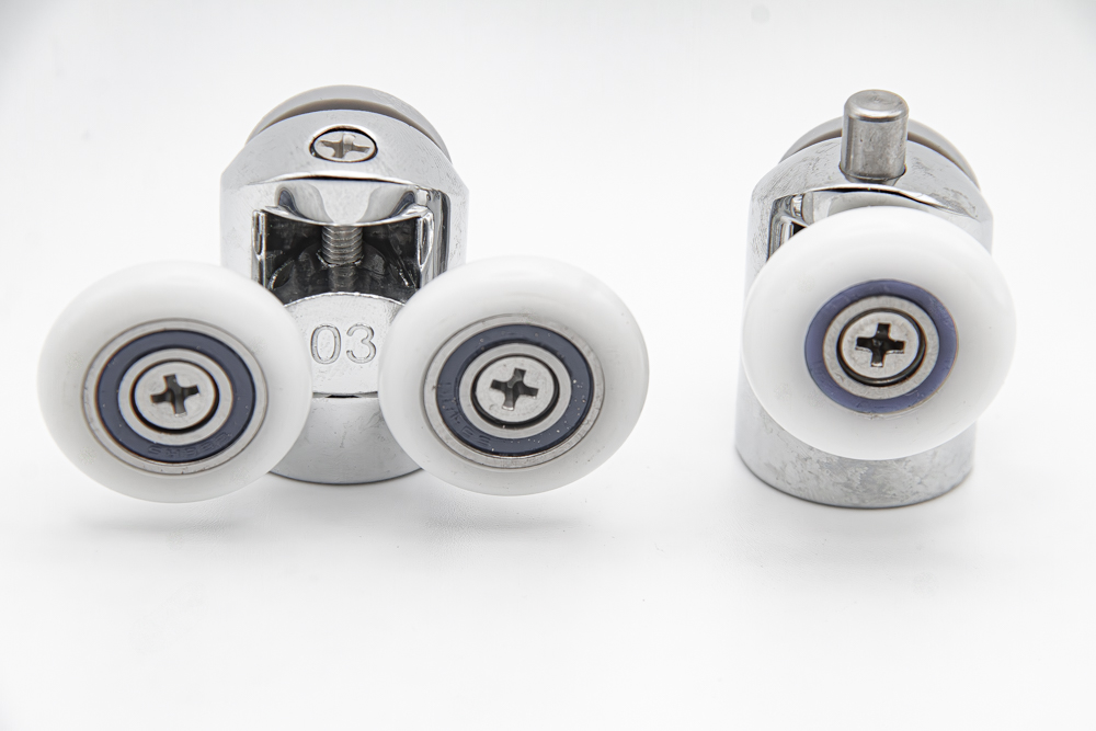 Juego doble de rodamientos articulados para mampara de ducha con soporte cromado. Tornillo M5, rueda de 25 mm. RAN