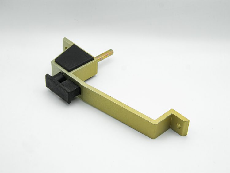 Cierre central para puerta corredera de aluminio con asa y pulsador en color oro - RAN (1 UNIDAD)