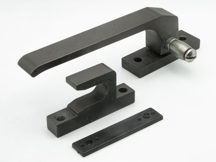 Cierre de presión con rodillo metálico, modelo antiguo. Apertura izquierda, color bronce. RAN (1 UNIDAD)