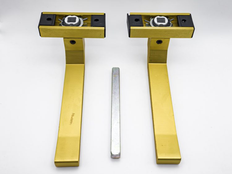 Juego de manillas recuperables con escudo para puerta/ventana de aluminio, cuadradillo 8 mm. Modelo antiguo, oro. RAN (1 JUEGO)