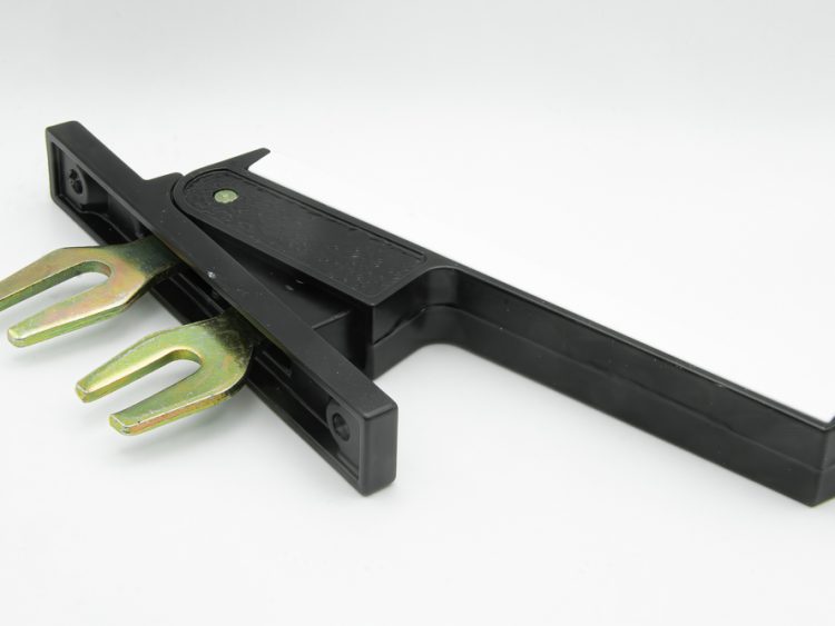 Cremona accionamiento frontal pletina aluminio blanca. RAN (1 UNIDAD)