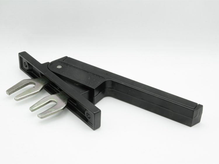 Cremona accionamiento frontal pletina aluminio negra. RAN (1 UNIDAD)