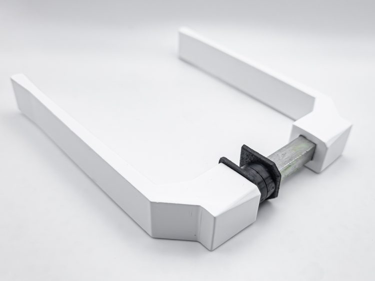 Juego manilla balconera con cuadradillo 8 mm aluminio blanco. RAN (1 JUEGO)