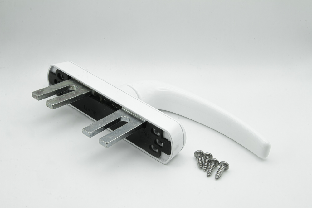 Cremona de accionamiento lateral. Apertura exterior, con patilla de 38 mm, color blanco. RAN (1 unidad)