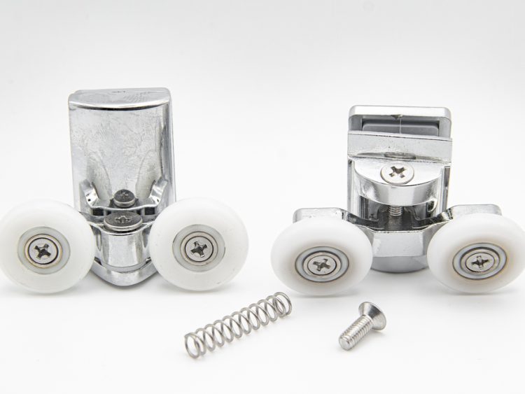 Juego de rodamientos doble articulados con soporte cromado para mampara de ducha. Tornillo M4, diámetro rueda 23 mm. RAN