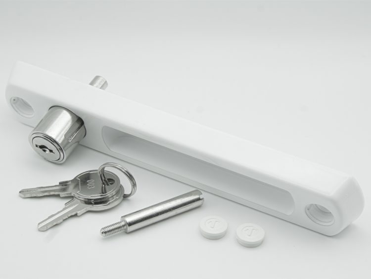 Sistema de cierre central para puertas y ventanas correderas de aluminio con tirador con bombillo y llave, en color blanco. RAN (1 UNIDAD)