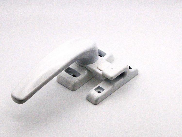 Cierre de presión con pala plana. Apertura izquierda, color blanco. RAN (1 UNIDAD)