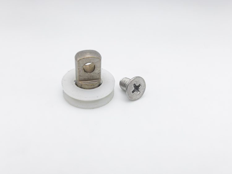 Rueda para mampara frontal con rodamiento de bolas, pista cóncava. Cogida lateral con paso de rosca 4 mm, diámetro 19 mm. RAN (4 UNIDADES)