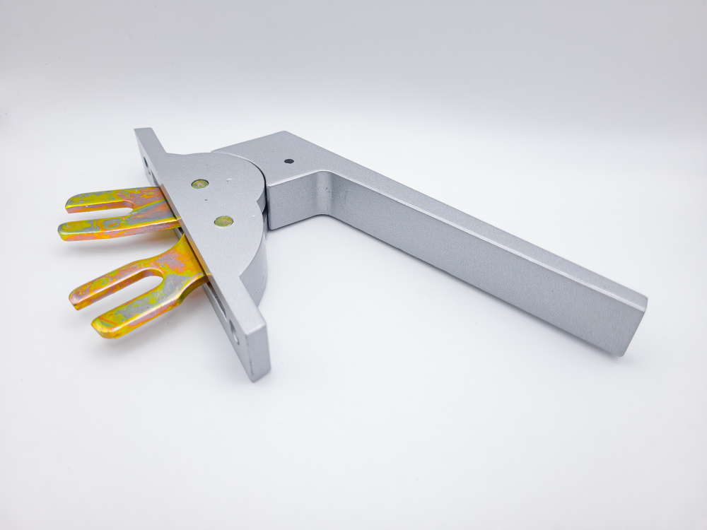 Cremona de accionamiento frontal de aluminio. Modelo antiguo, color plata. RAN (1 UNIDAD)