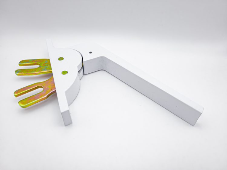 Cremona de accionamiento frontal de aluminio. Modelo antiguo, color blanco. RAN (1 UNIDAD)